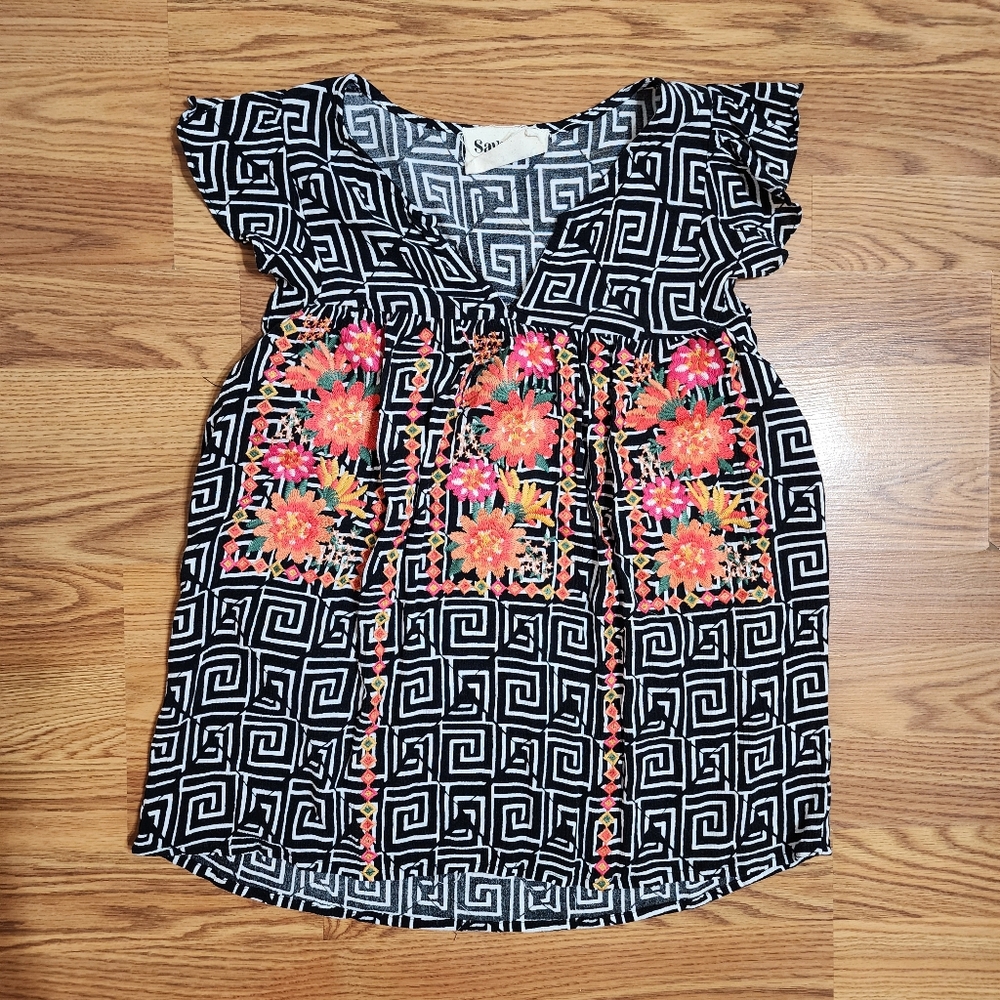 Savanna Jane Black/White Geometric Floral Embroidered Top Flutter Sleeves Sz S